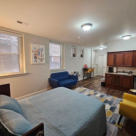 Cozy Studio At The Historic Inman Champaign Exterior photo