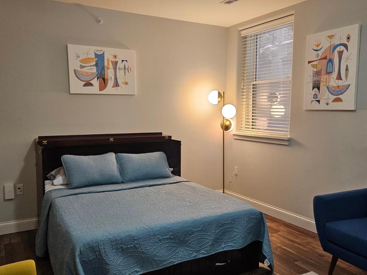 Cozy Studio At The Historic Inman Champaign Exterior photo