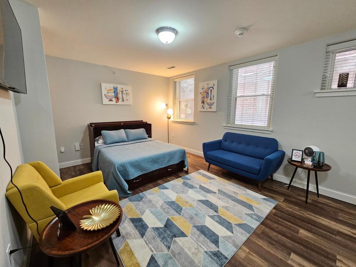 Cozy Studio At The Historic Inman Champaign Exterior photo